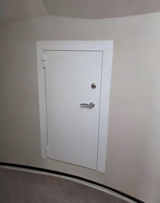 Технический белый люк Технический белый люк